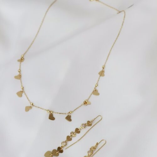 Bijoux plaqués or 18k au fini lumineux et élégant, créations féminines au style raffiné.